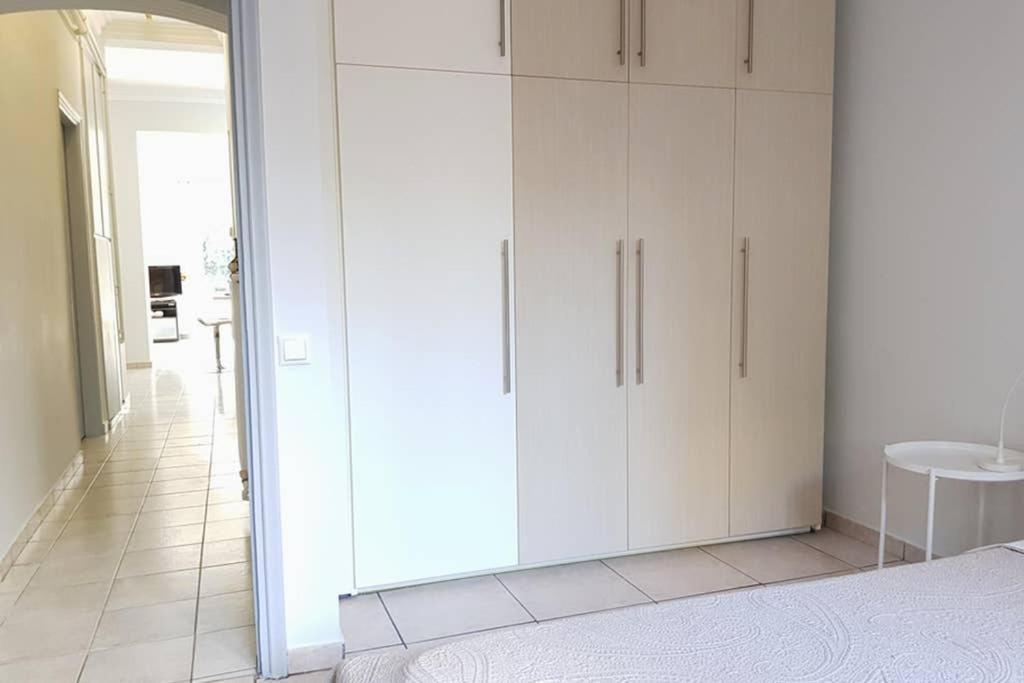 A Great Stay At A Comfortable Large Apartment Атина Екстериор снимка